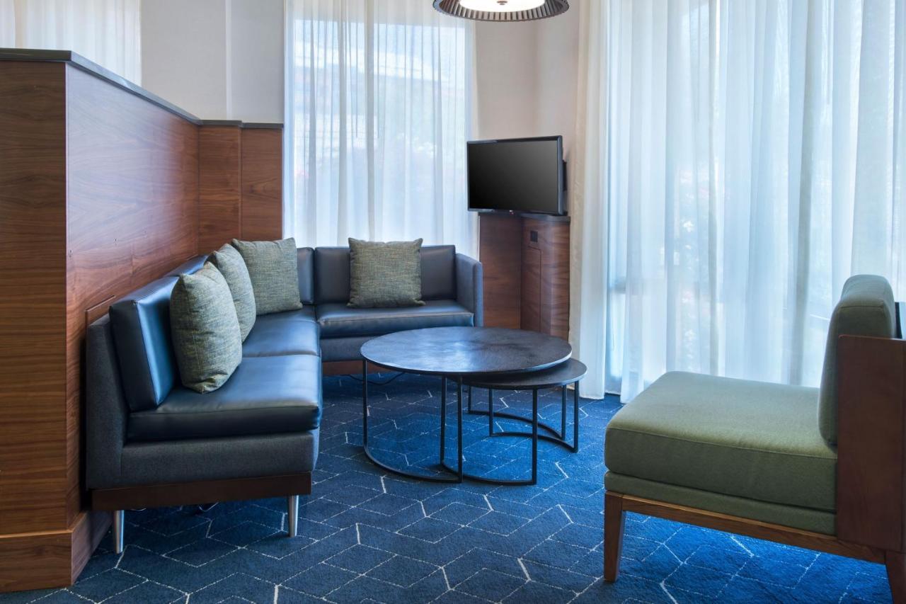 Отель Courtyard Philadelphia Плимут-Митинг Экстерьер фото